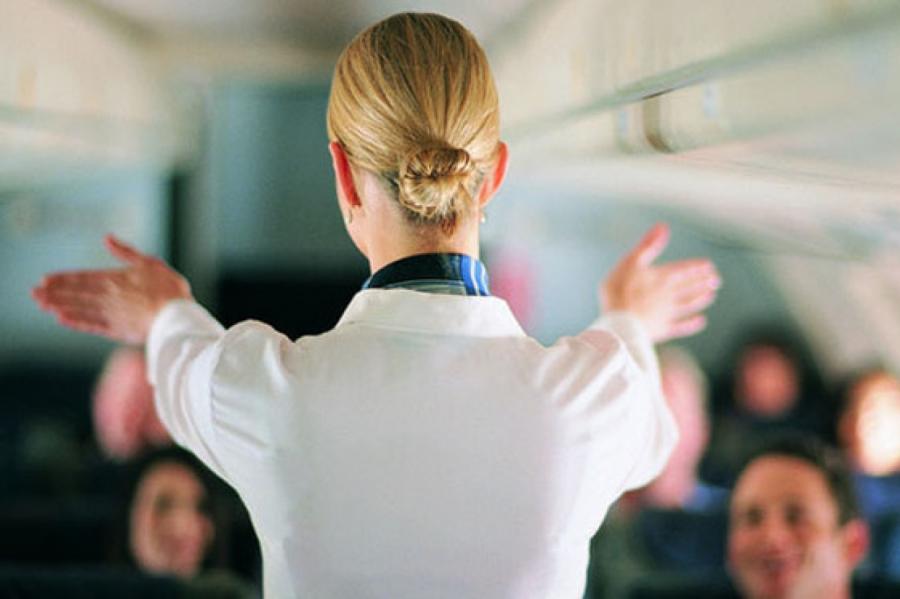 «Мы не знакомимся в самолете»: стюардесса раскрывает секреты профессии