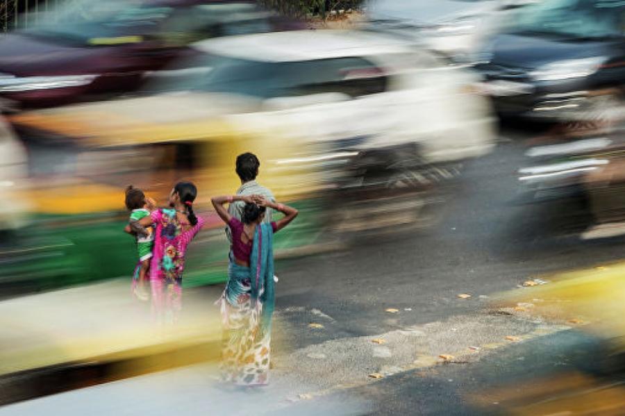 В Индии стало вирусным видео с «исчезающими» автомобилями