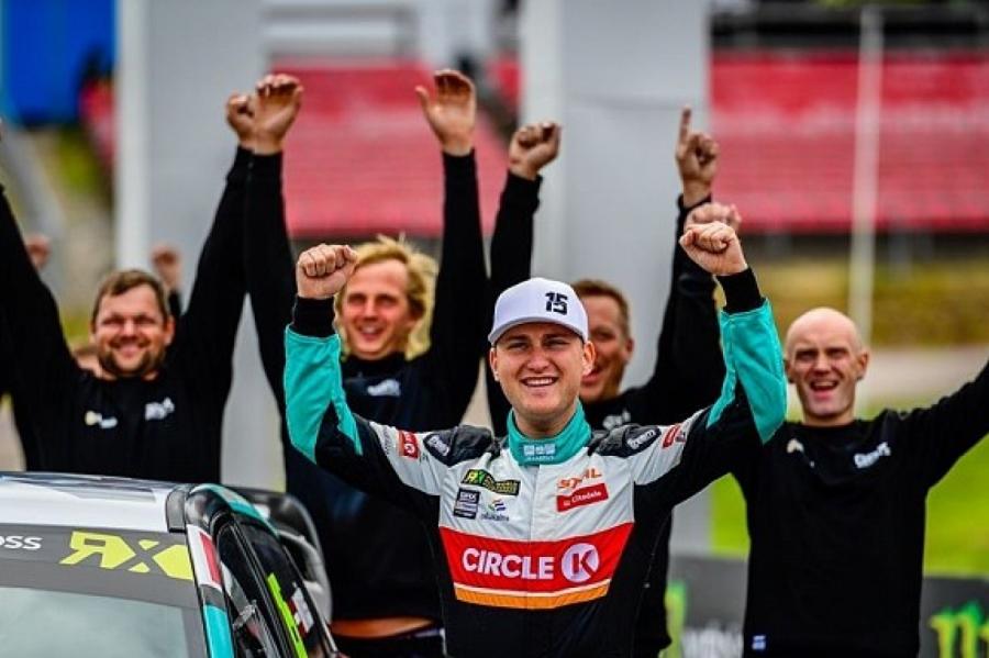 Латвийский гонщик занял третье место на этапе чемпионата мира по ралли-кроссу