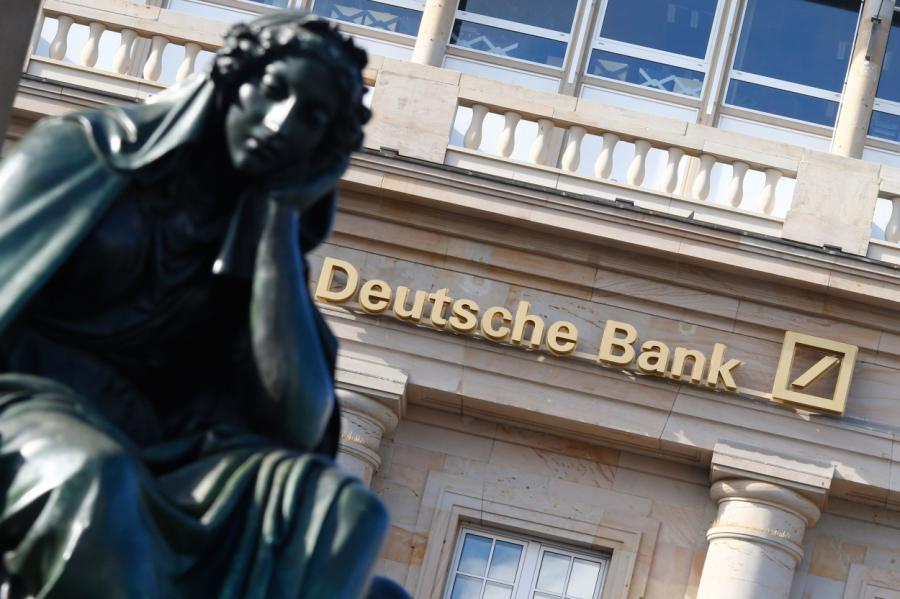 Крупнейший банк Германии увольняет 18 тысяч человек. Убытки и отмывание денег