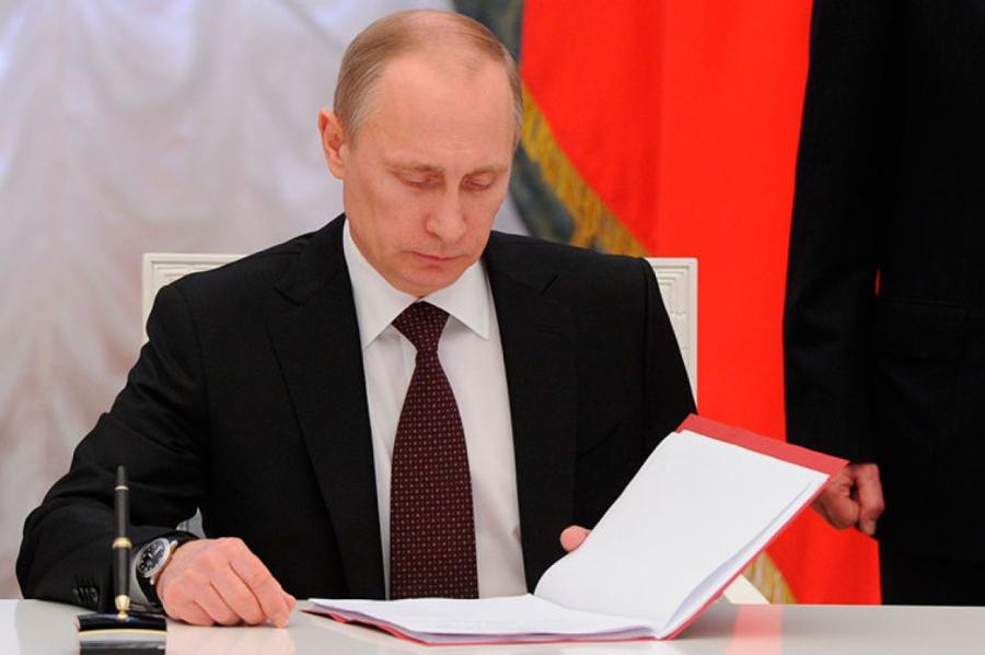 Путин лично поздравил с назначением врио Севастополя
