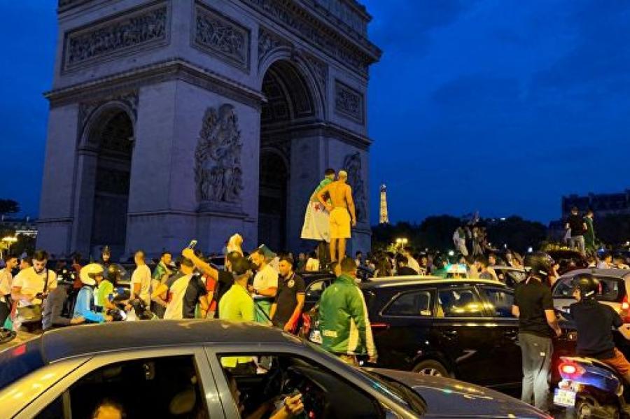 Выходцы из Алжира устроили беспорядки в центре Парижа