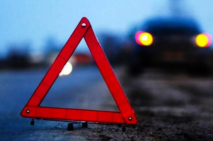 В Даугавпилсском крае автомобиль насмерть сбил пешехода