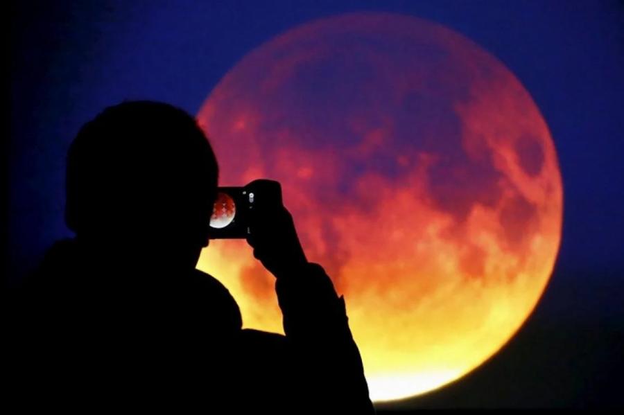 Скоро лунное затмение в Козероге: время больших перемен