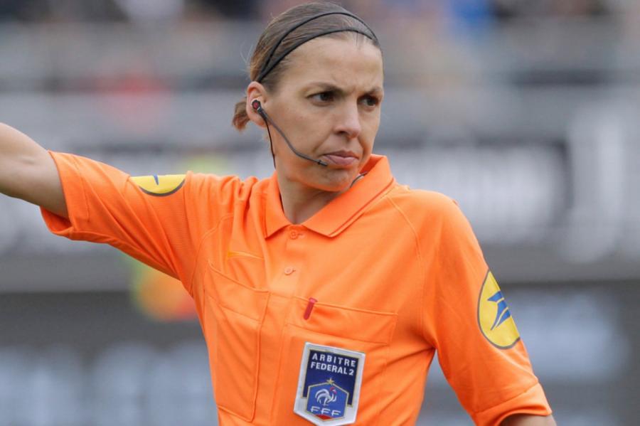 Женщина-арбитр впервые будет судить матч УЕФА среди мужчин