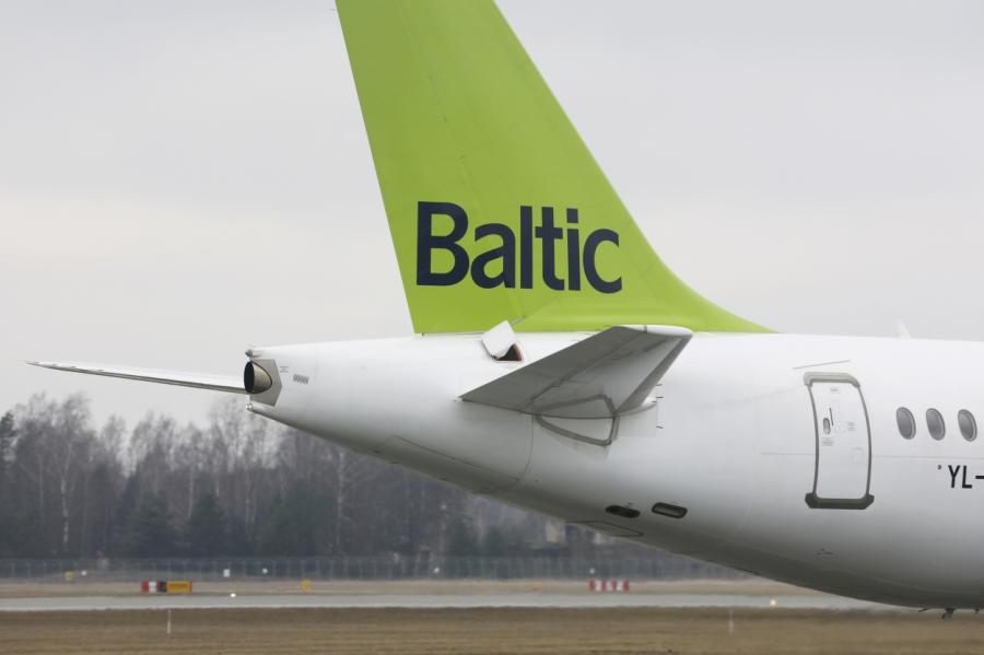 airBaltic не пустил ребенка на самолет из-за хлеба и конфет