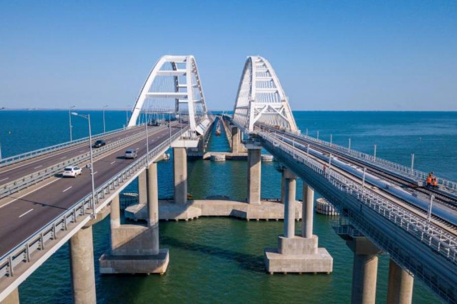 Крымский мост горел три часа