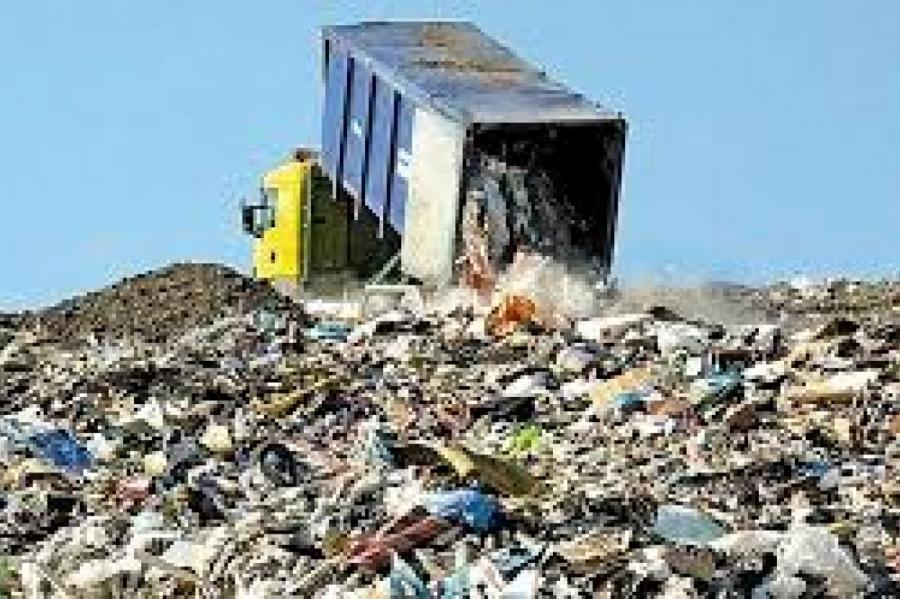 Задрать цены, плевать на экологию? Эксперт высмеял переработку мусора в Латвии