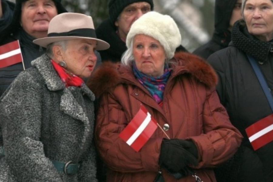 Пенсии и пособия из-за краха банка в Латвии не получили более 10 тысяч человек