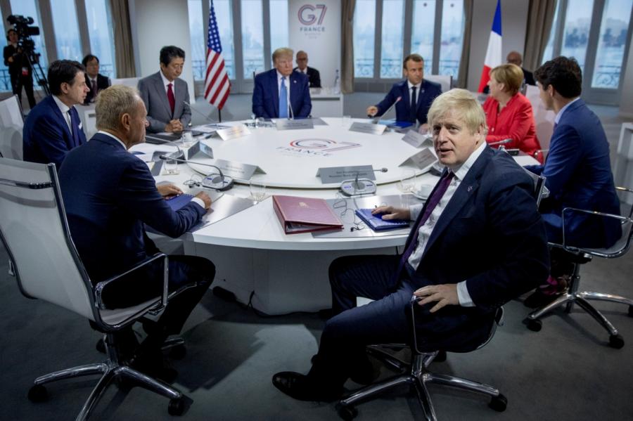 В Кремле отреагировали на возможное приглашение Путина на G7