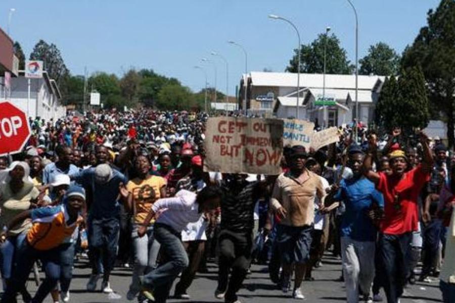 В ЮАР — межобщинные беспорядки и погромы