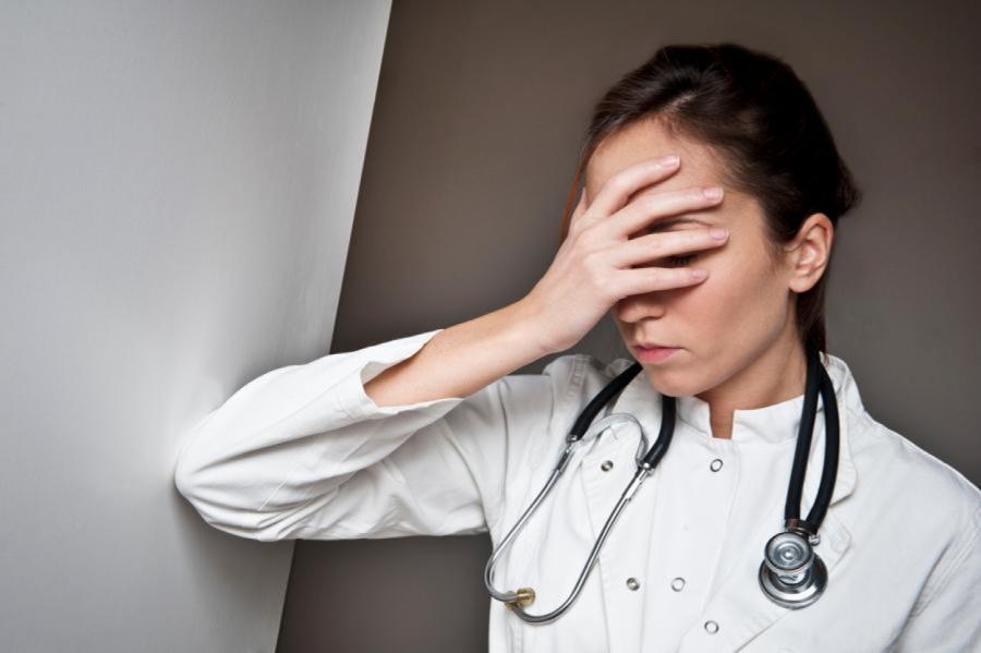 За десять лет Латвия потеряла почти треть своих медсестер