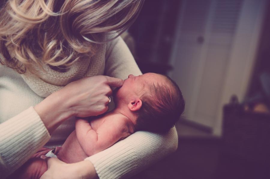 Почему у новорожденных бурлит в животе?