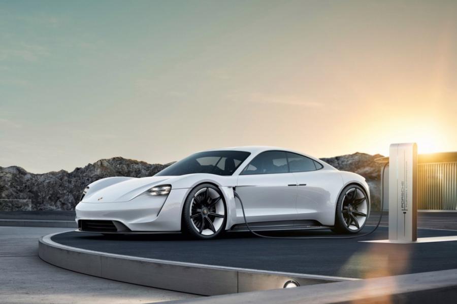 Электрический Porsche Taycan: замена Tesla?