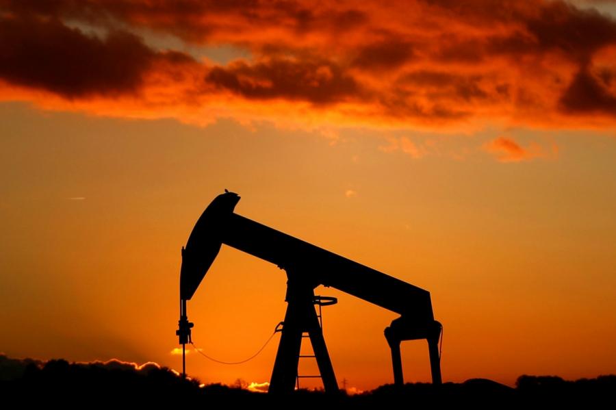Добыча нефти в Саудовской Аравии упала вдвое после атаки беспилотников