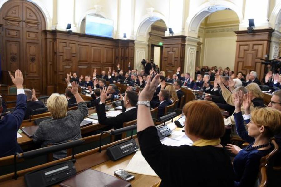 Депутат Сейма: надо освободить министров из их скорлупок