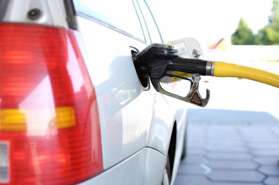 В столицах стран Балтии растут цены на бензин