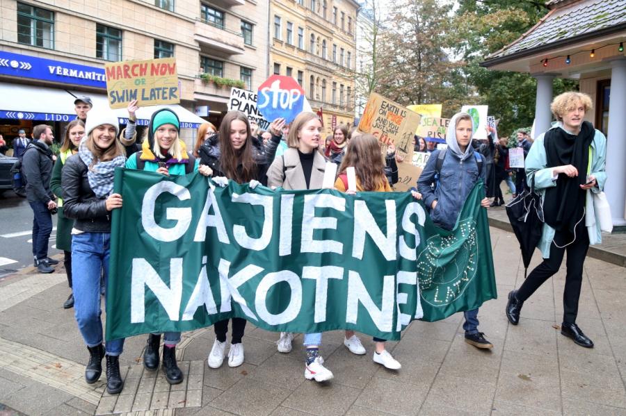 Братья и сестры во Грете: климатическая секта теперь и в Латвии