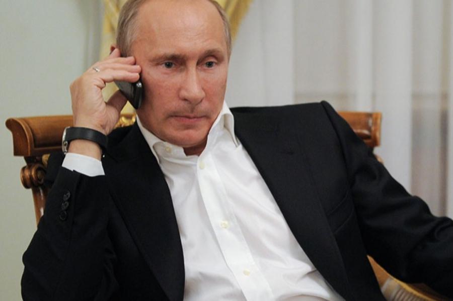 У Путина есть тайный толстый телефон, пишут СМИ
