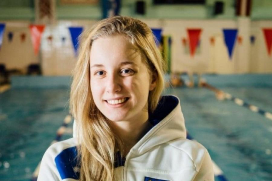 На волне: латвийская пловчиха Арина Бойкова побила уже второй рекорд за месяц