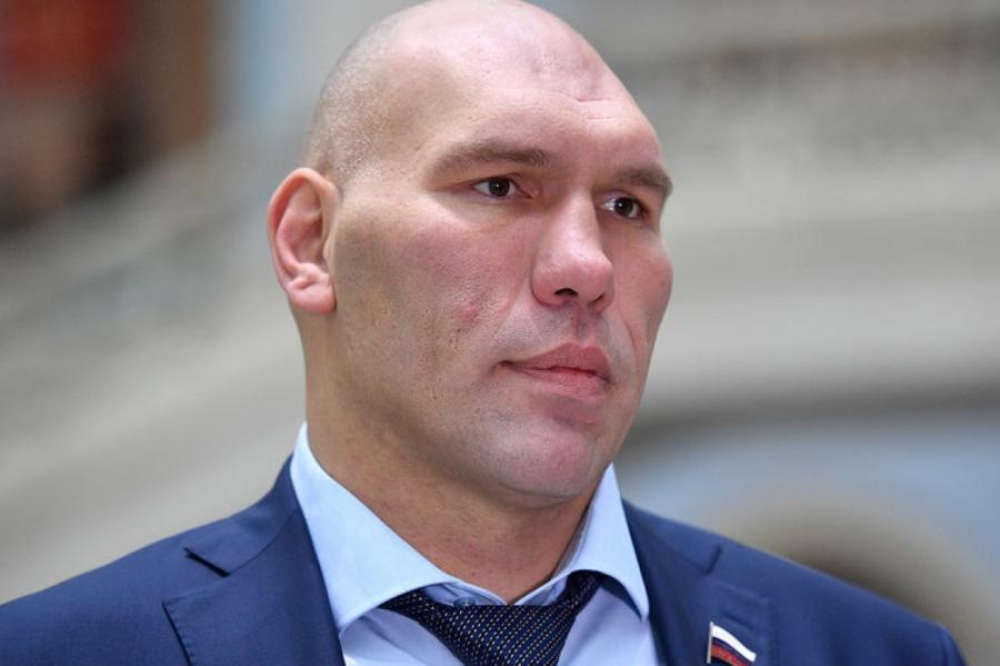 Валуев вступился за врача, которому полицейские подбросили наркотики