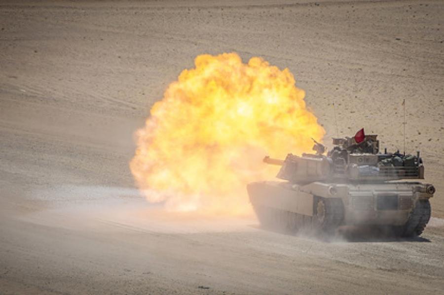 США отправят танки на защиту сирийской нефти от ИГ, Асада и Ирана