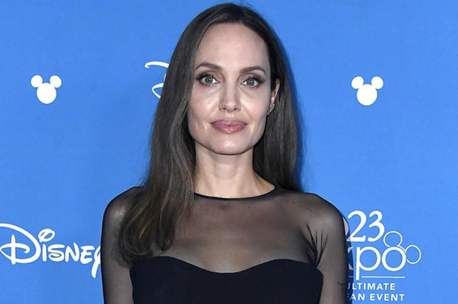 Анджелина Джоли рассказала о том, почему удалила обе груди