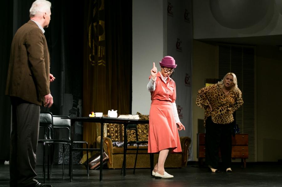 В Латвии покажут спектакль по пьесе Эмиля Брагинского "Отдам мужа в хорошие руки