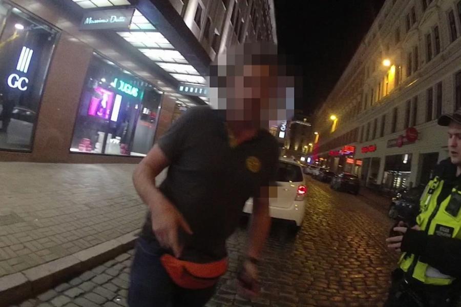 Британец в Риге напал на сотрудника полиции