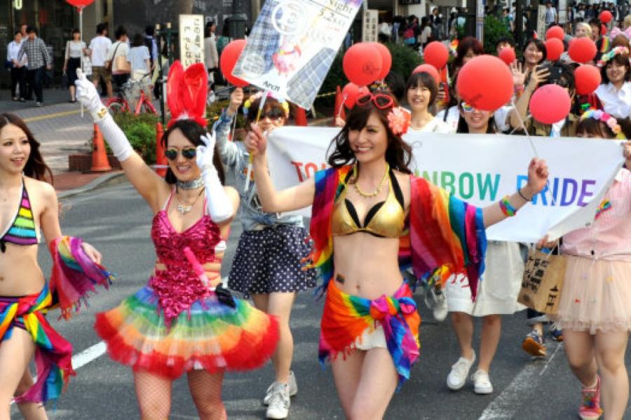 Большинство замужних женщин в Японии выступают за однополые браки