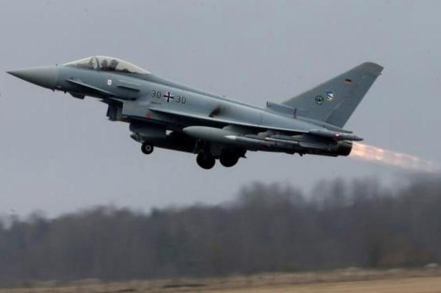 Истребители НАТО сопроводили российский самолет над Балтией