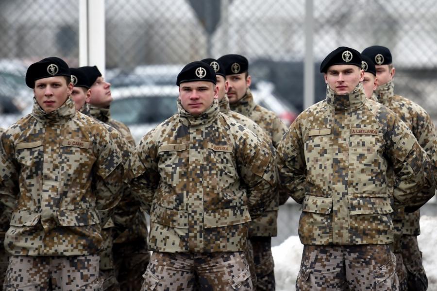 В США недовольны, что в армии Латвии служит так мало людей