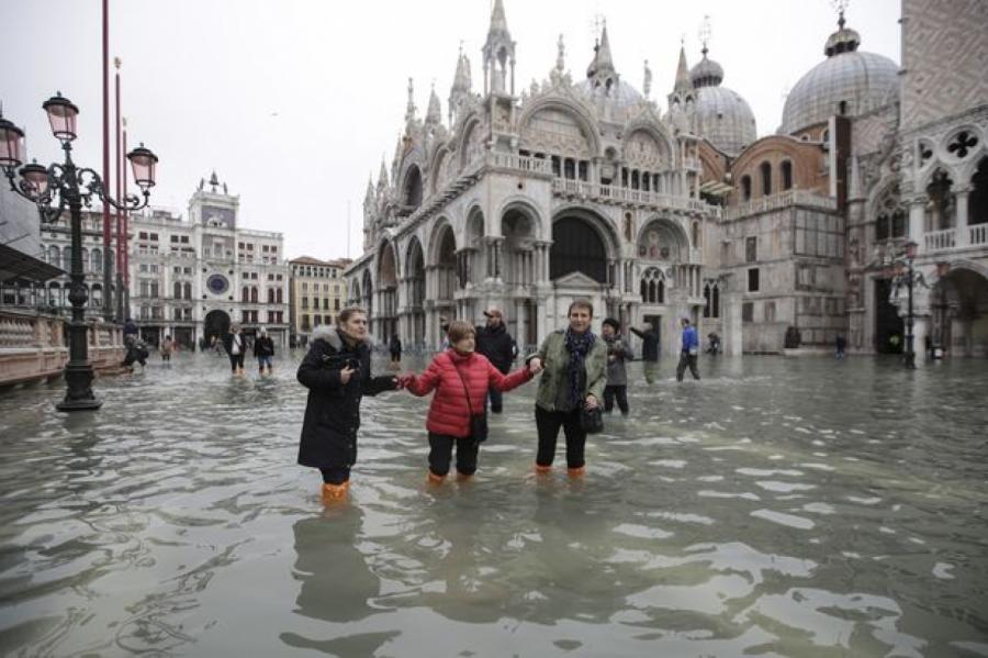 Туристы, внимание! В Венеции введен режим чрезвычайного положения