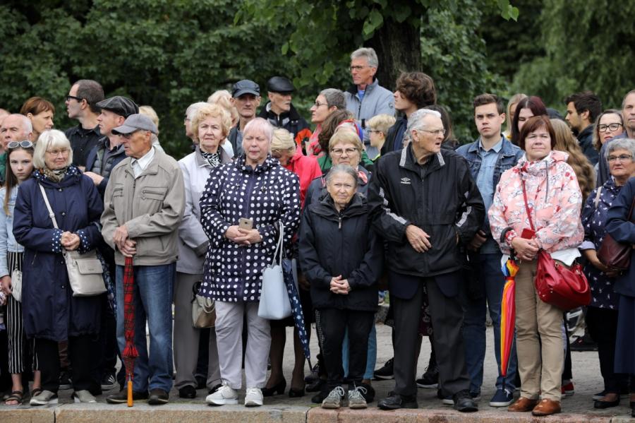 Латвия постарела на свободе: жить стали дольше, рожать - меньше