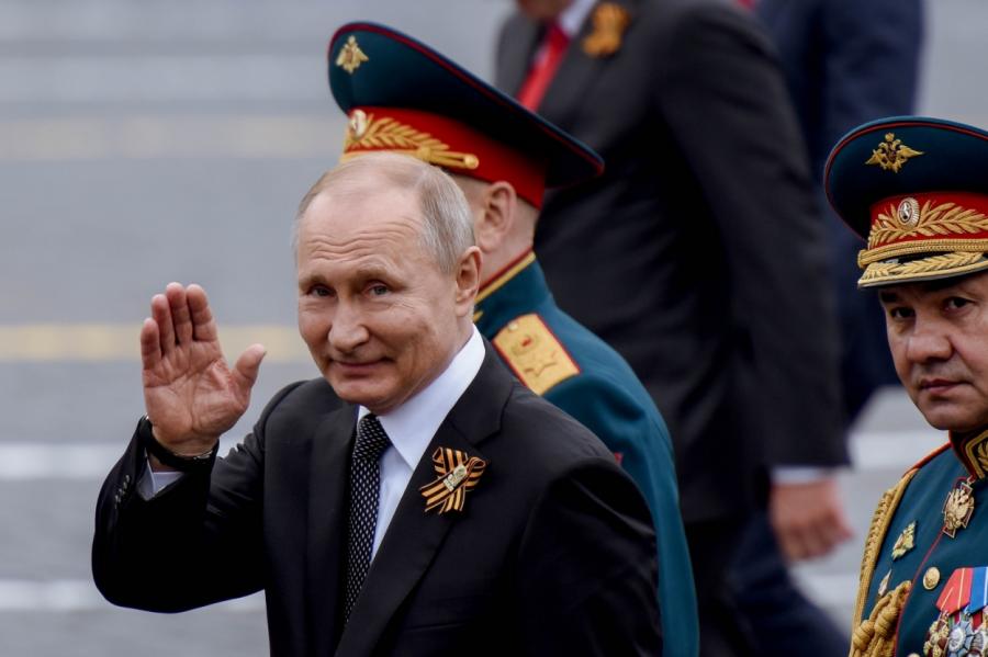 Политолог: у Путина кишка тонка ввести войска в Латвию