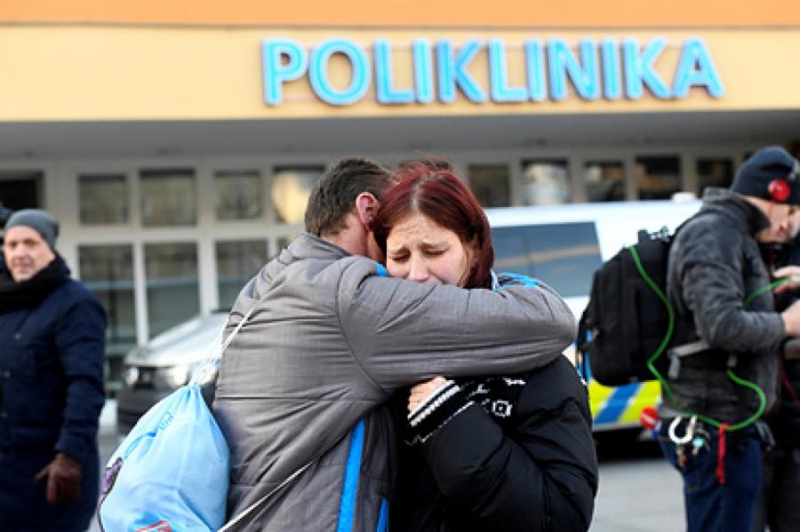Число жертв стрельбы в чешской больнице выросло