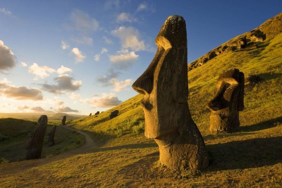 Решена загадка каменных истуканов на острове Пасхи
