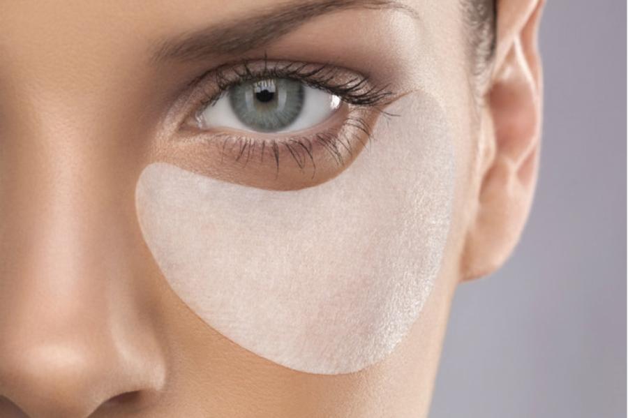 7 проблемных зон на лице, которым помогут обычные патчи для глаз