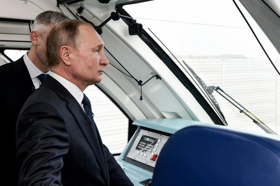 Вернул былую мощь России: Bloomberg назвал достижения Путина за 20 лет