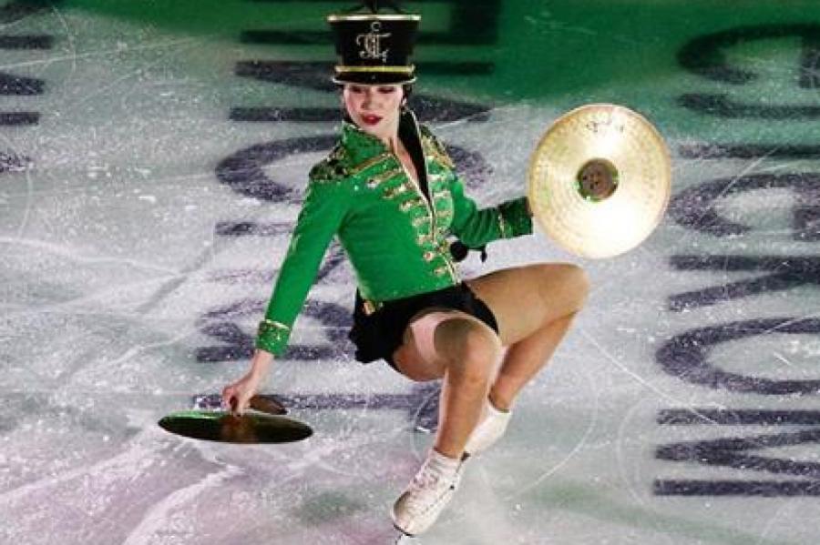 Горячий лед: российская фигуристка устроила сексуальные танцы на коньках