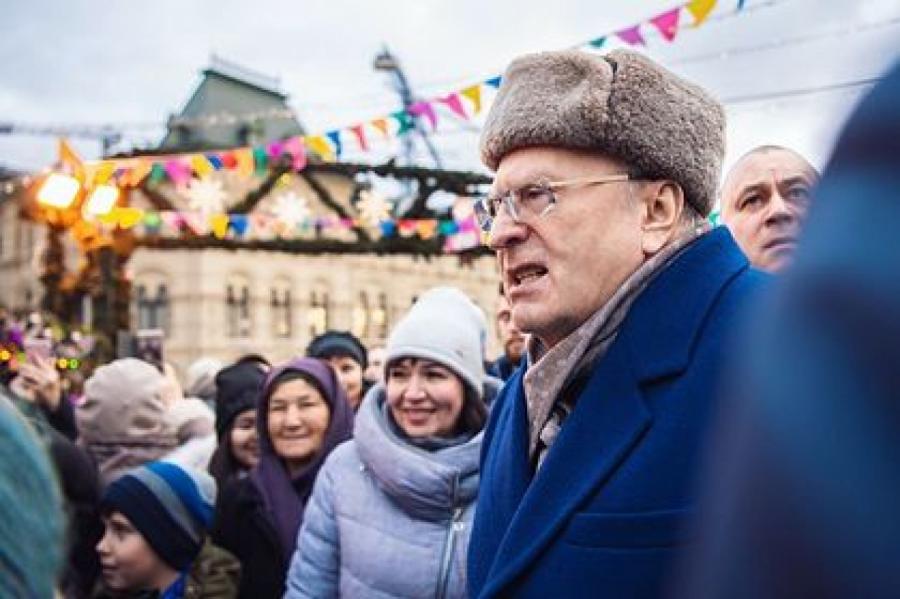 Издевается? В РФ займутся раздачей Жириновским денег «крепостным и холопам»