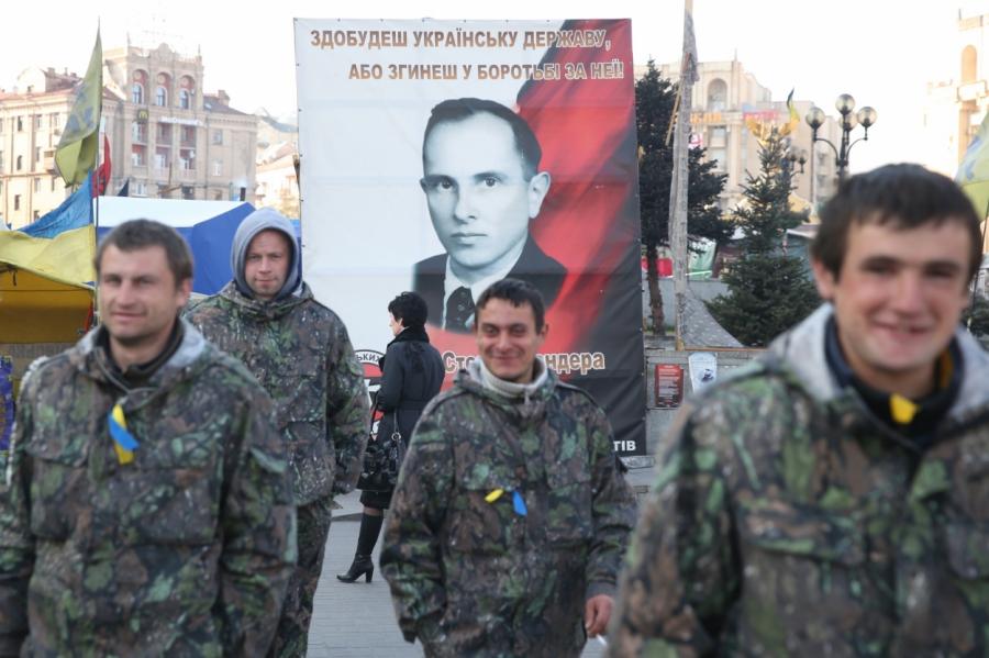 В Украине хотят поставить памятник Бандере, желательно поближе к России