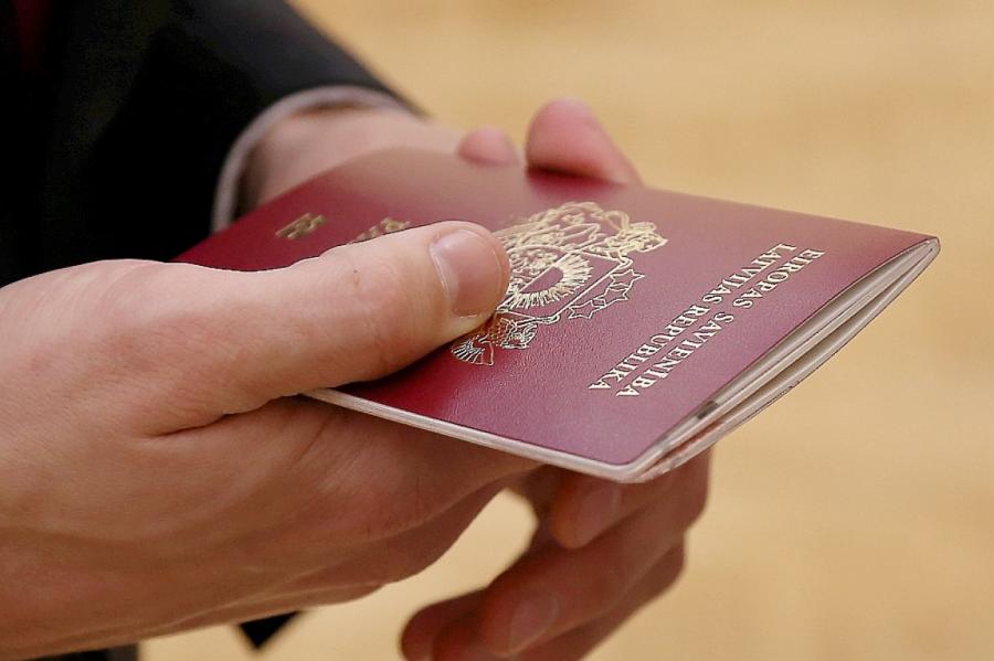 Завидуйте: паспорт гражданина Латвии бьёт мировые рекорды