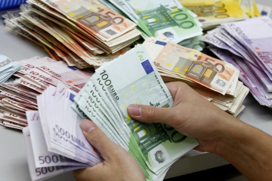 Лишние деньги: у жителей Латвии 122 млн евро, которые те не могут даже потратить