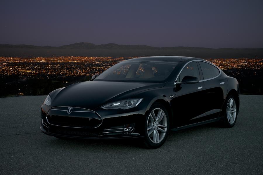 В автомобилях Tesla появятся громкоговорители