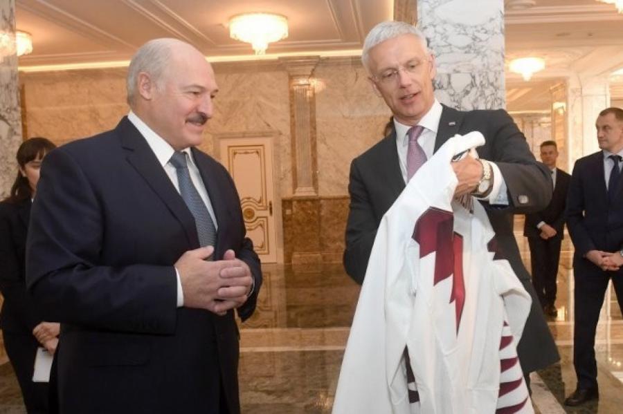 “Гаварю немношка”: Лукашенко предложил Кариньшу помочь подтянуть русский язык