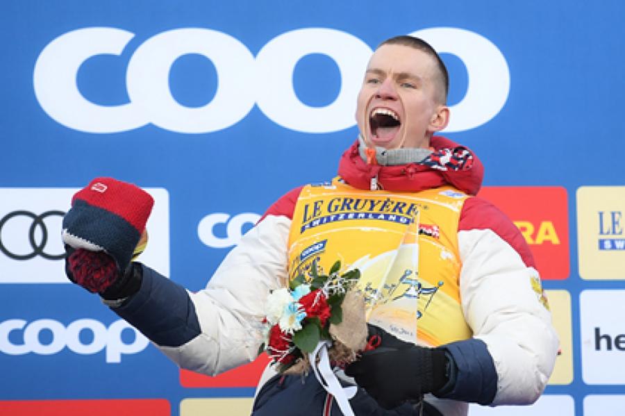 Российский лыжник Большунов выиграл золото на этапе Кубка мира