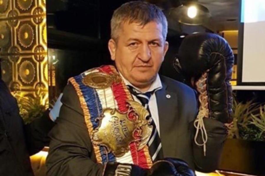 Отец Нурмагомедова признался в любви к «Спартаку» и вызвал споры среди фанатов
