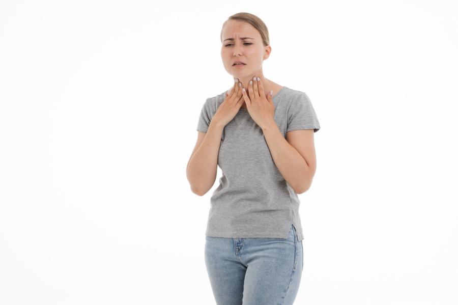 Не только ангина: 6 причин боли в горле