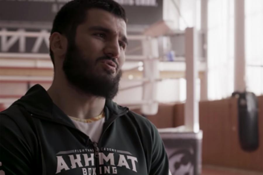 Живущий в Канаде российский боксер-чемпион порассуждал о любви к родине